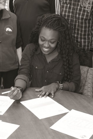 CHS athlete commits