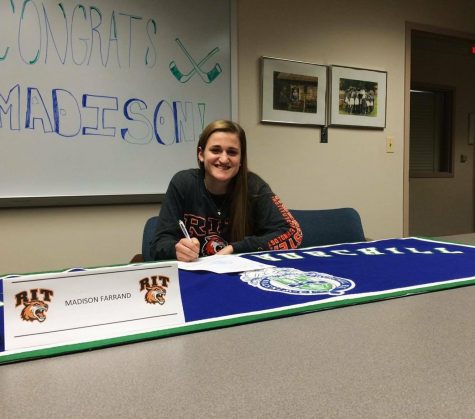 Female Ice Hockey Player Commits to Play in College