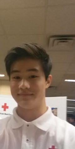 Sophomore Wins Service Award