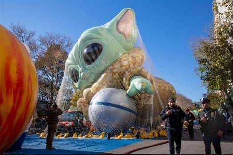 Talking about favorite floats from the Macys Thanksgiving Parade is another great way for seniors to avoid the awkward college conversation.