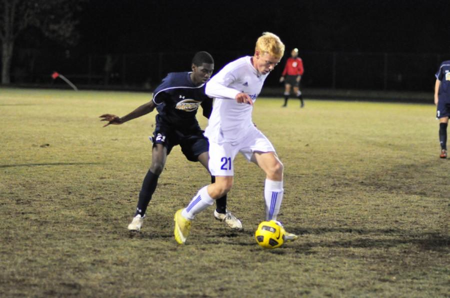 Boys soccer loses to Blair in regional semifinal