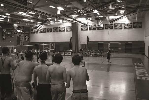 With young roster, boys volleyball has average start