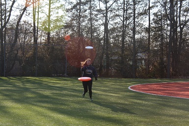 Girls start frisbee team