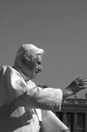 Pope Benedict XVI resigns