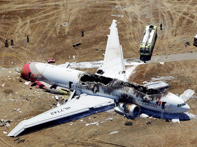 Plane Crash-Lands in San Francisco