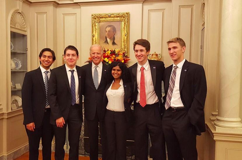 Junior Performs at Luncheon for Chinese President