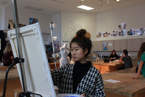 Senior sketches out a future in the art industry