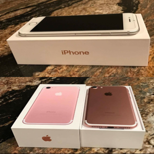 The iPhone7, pictured in silver and rose gold.