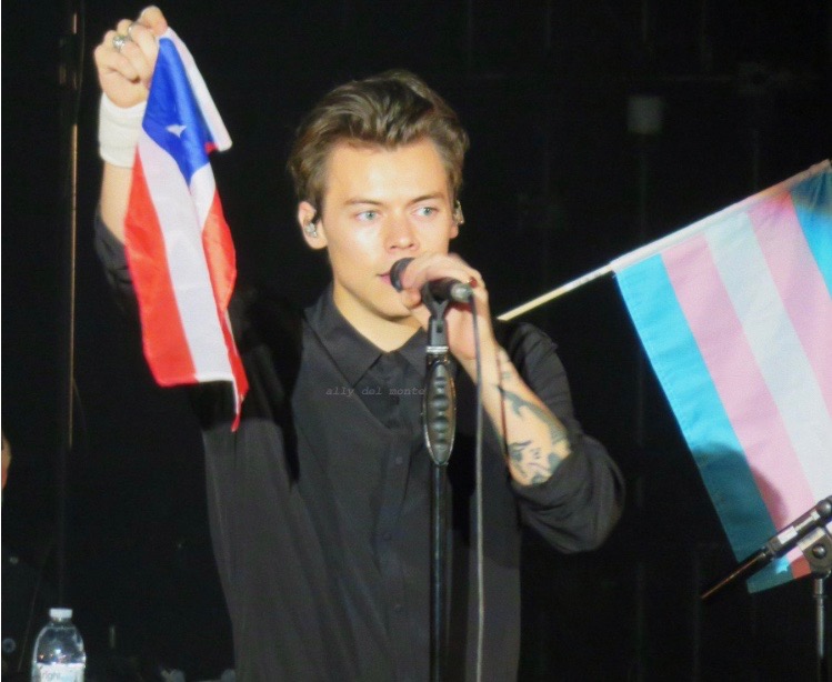 Styles covers detailed songs and politics in concert