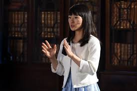 Marie Kondo’s popularity has been rapidly increasing because of her useful organizational tips, and more and more people have been watching her videos of tips to declutter your home. 
