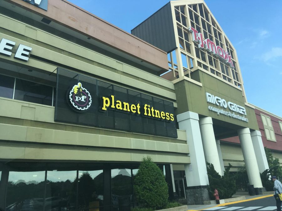 Planet+Fitness+gyms%2C+like+the+one+in+Rockville%2C+have+started+the+Teen+Summer+Fitness+Program+that+allows+teens+to+work+out+for+free+over+the+summer.+
