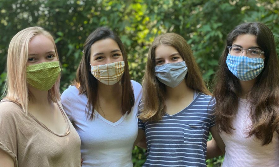 Solidarity Mask team members and students Meredith Eby, Lily Geshelin, Sofía Noguera and Carolina Noguera have all been working together to run the non-profit since May of 2020.  