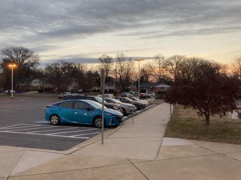 The WCHS parking lot on the morning of Dec. 6. While getting to see the colors of the sunrise over Gainsborough Road are a treat, students should not have to see them because schools should start later.