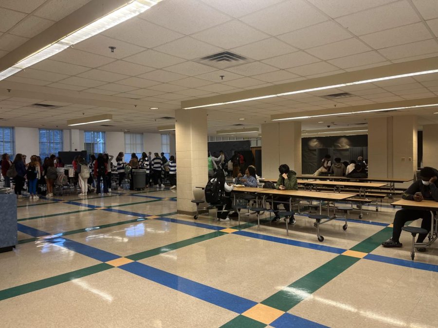 Students crowd the WCHS cafeteria on the morning of September 29, 2022 to buy and eat breakfast. 