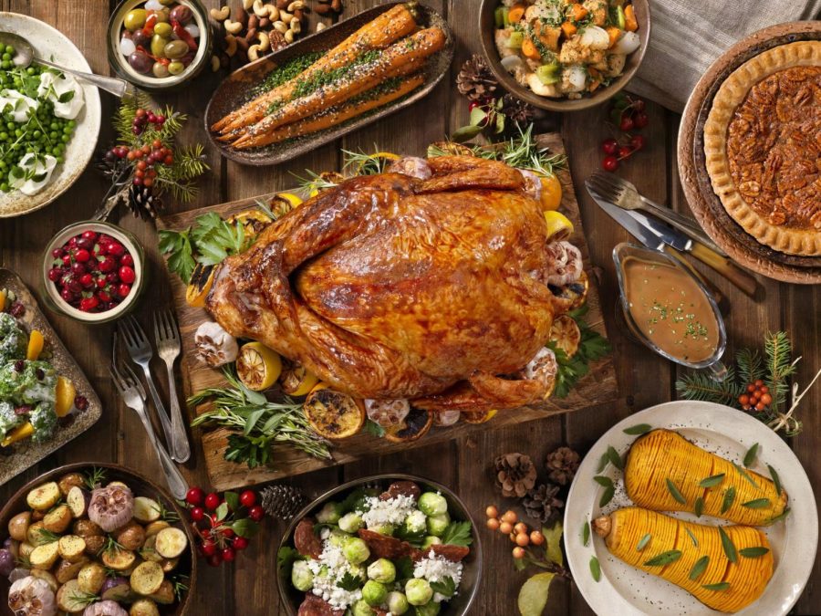 There is a number of different foods commonly eaten on Thanksgiving, including turkey, mashed potatoes, and corn. 