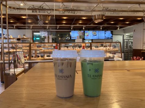 Teamania is a great place to get refreshing milk teas such as coffee milk tea and matcha milk tea. 