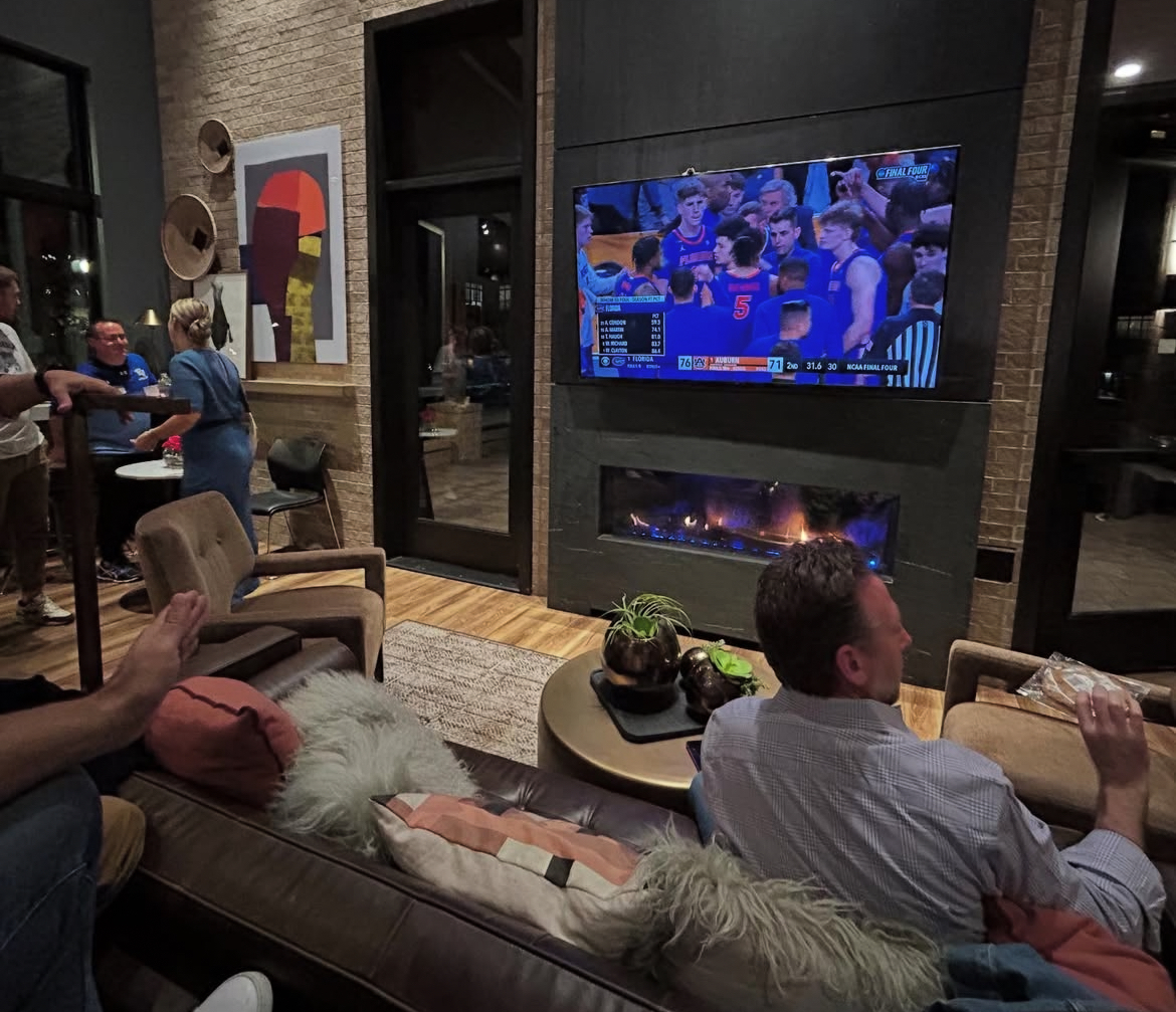 In addition to chatting with other parents and coaches, attendees of the Bulldog Bash on Friday, April 5, got to enjoy exciting March Madness basketball games featuring Florida, Auburn, Houston, and Duke.